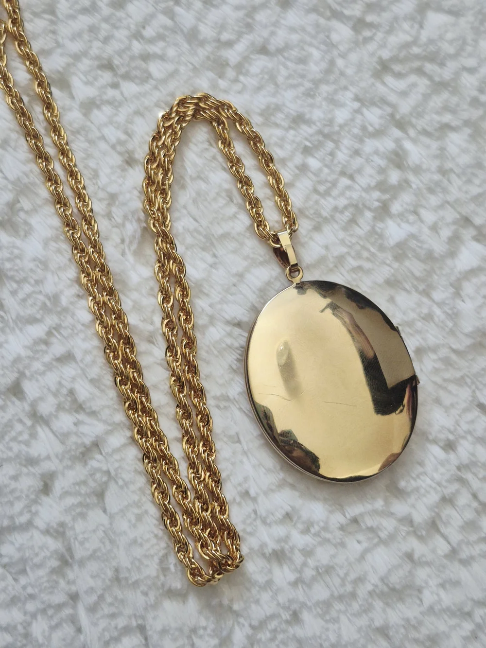 Vintage Gold Tone Oval Filigree Painted Cameo Locket Necklace